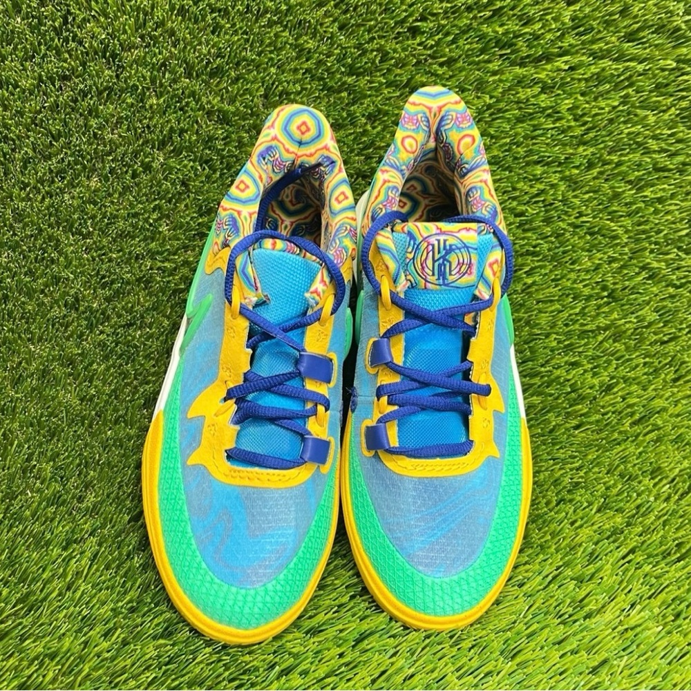 Nike Kyrie 8 GO Size 6Y Blue Green Yellow Running Shoes